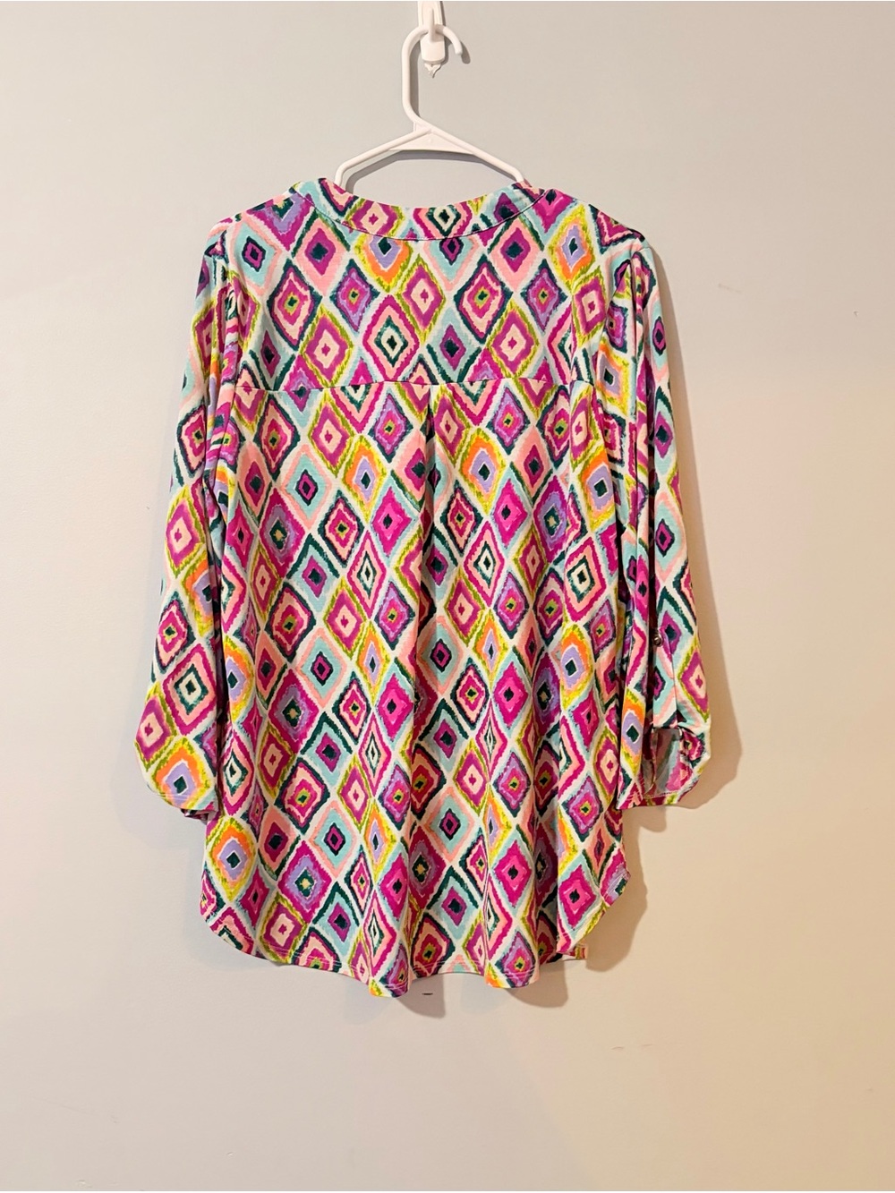 Dear Scarlett vibrant Geometric Button-Front Women's Top - Picture 2 of 5